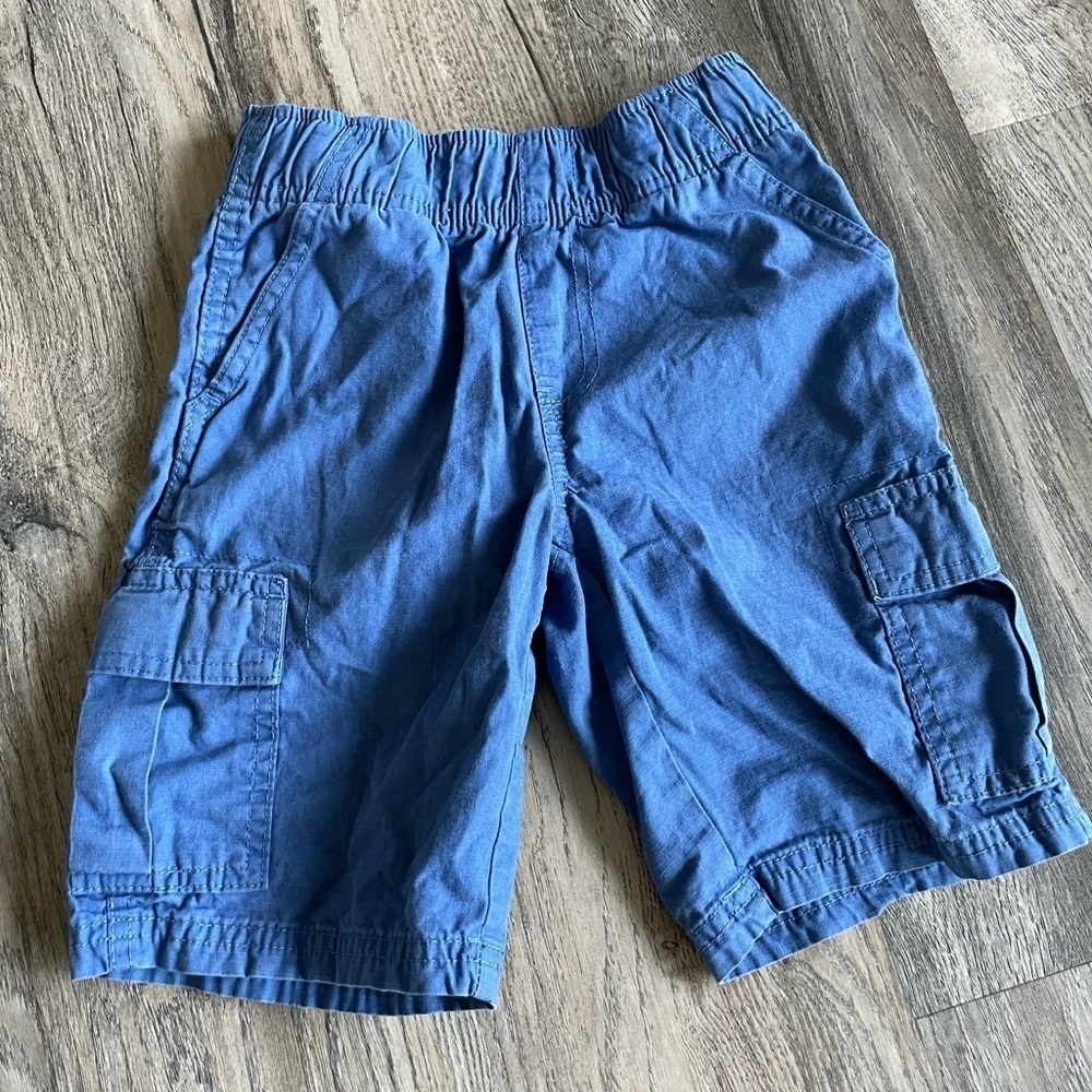 Children’s Place Blue Cargo Shorts, size 6